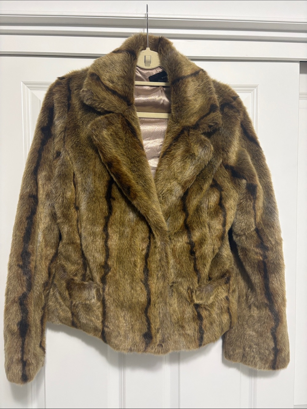 Gorgeous faux fur short jacket H&M size M
